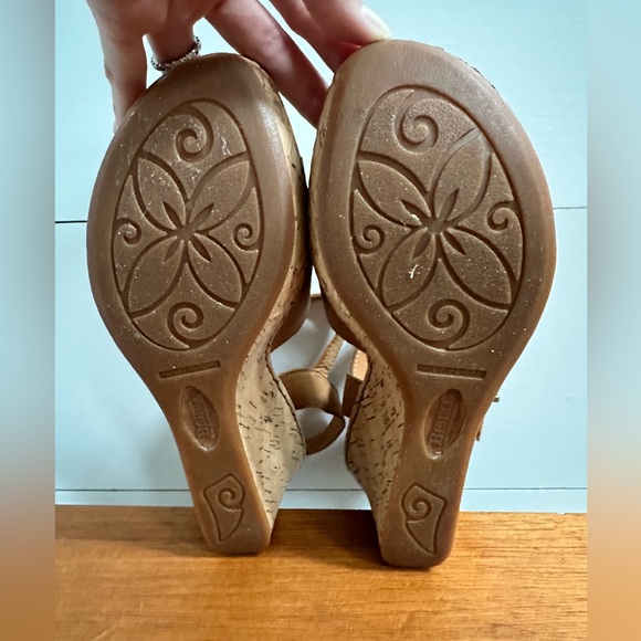 Born Brown Cork Wedges - Picture 7 of 7